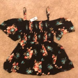 torrid Tops - Torrid flattering cold shoulder shirt NWT torrid Tops - Torrid flattering cold shoulder shirt NWT